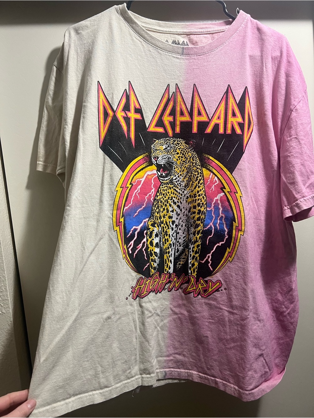 Def Leppard Leopard Graphic Tee - White & Pink